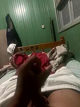 Snapshot of Rodriguesz77 chatting on January 18, 2026, 6:17 am Rodriguesz77 online show from January 18, 2026, 6:17 am