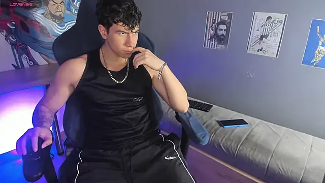 Snapshot of Criss_Adams chatting on January 17, 2026, 2:15 am Criss Adams online show from January 17, 2026, 2:15 am