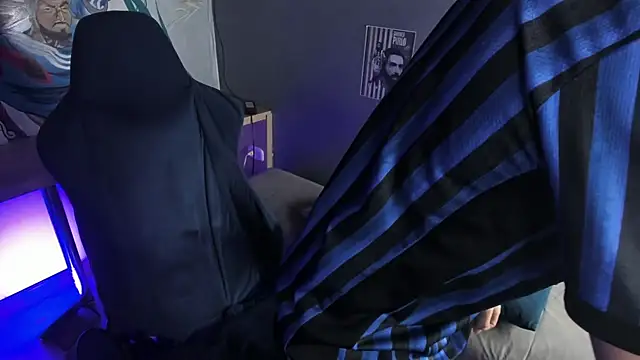 Snapshot of Criss_Adams chatting on January 12, 2026, 2:29 am Criss Adams online show from January 12, 2026, 2:29 am