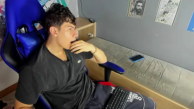 Snapshot of Criss_Adams chatting on January 9, 2026, 3:02 am Criss Adams online show from January 9, 2026, 3:02 am