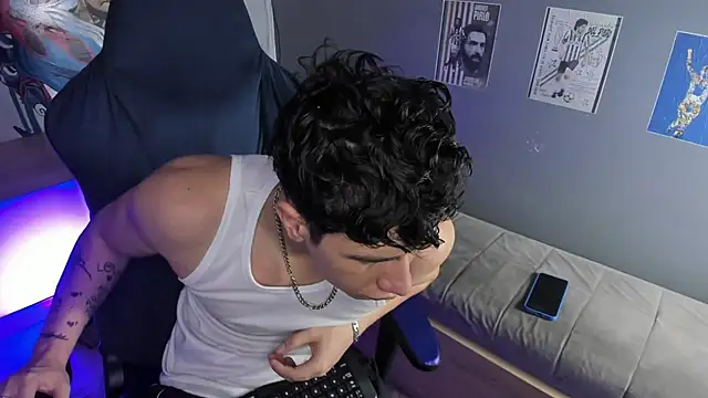 Snapshot of Criss_Adams chatting on January 14, 2026, 2:04 am Criss Adams online show from January 14, 2026, 2:04 am