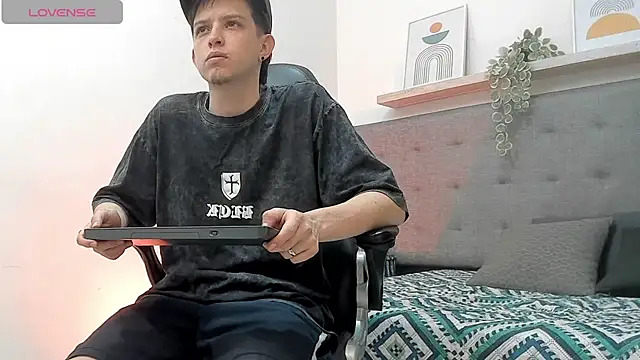 Snapshot of sebastamayo_ chatting on January 13, 2026, 8:46 pm sebastamayo online show from January 13, 2026, 8:46 pm