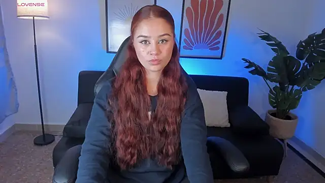 Snapshot of Amelia_Saenz_ chatting on May 8, 2026, 8:23 pm Amelia Saenz online show from May 8, 2026, 8:23 pm