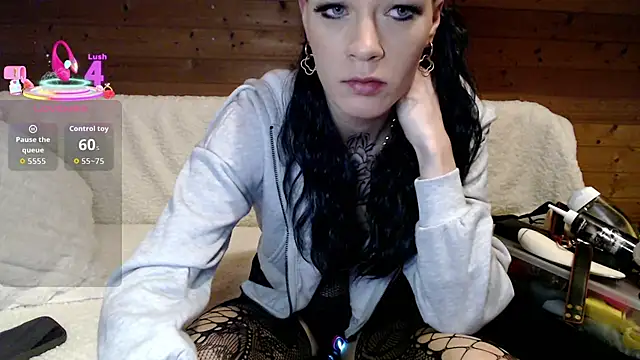Snapshot of dein_traumchen chatting on January 18, 2026, 5:49 pm dein traumchen online show from January 18, 2026, 5:49 pm
