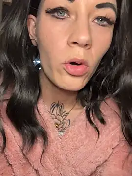 Snapshot of dein_traumchen chatting on February 9, 2026, 10:13 am dein traumchen online show from February 9, 2026, 10:13 am