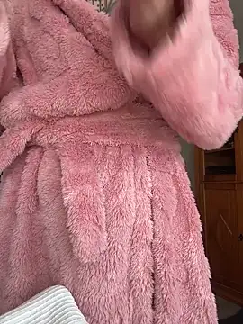 Snapshot of dein_traumchen chatting on April 8, 2026, 8:16 am dein traumchen online show from April 8, 2026, 8:16 am