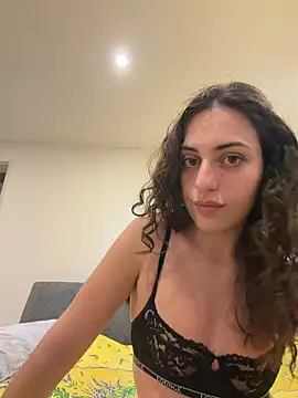 Snapshot of CoquineCharmeuse chatting on April 19, 2026, 6:43 pm CoquineCharmeuse online show from April 19, 2026, 6:43 pm
