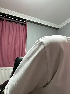 berke3424 online show from February 15, 2026, 12:11 am