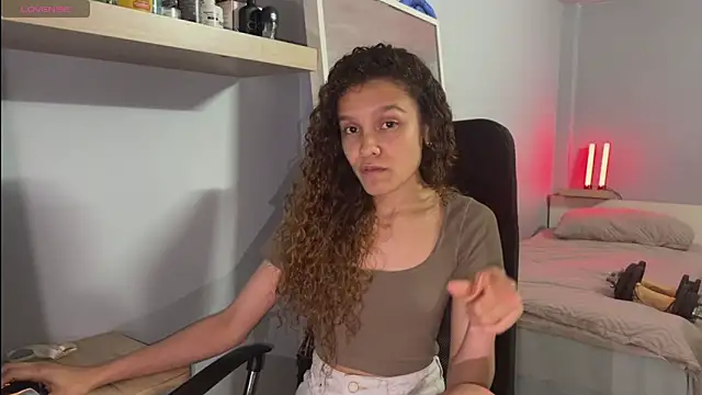 Sunshineegirll online show from March 26, 2026, 8:18 pm