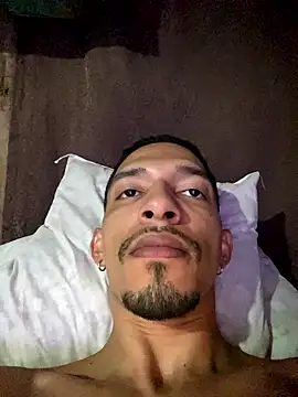 Snapshot of rocchw chatting on January 8, 2026, 4:46 pm rocchw online show from January 8, 2026, 4:46 pm