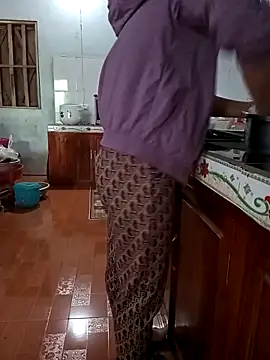 Snapshot of SweetBerry-91 chatting on December 15, 2025, 1:44 am SweetBerry-91 online show from December 15, 2025, 1:44 am