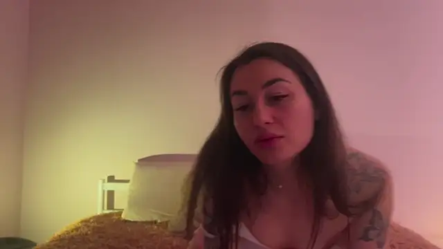 Snapshot of Alice_Blissful chatting on December 18, 2025, 7:24 am Alice Blissful online show from December 18, 2025, 7:24 am