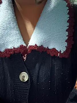 Snapshot of teena-11 chatting on December 15, 2025, 1:17 pm teena-11 online show from December 15, 2025, 1:17 pm