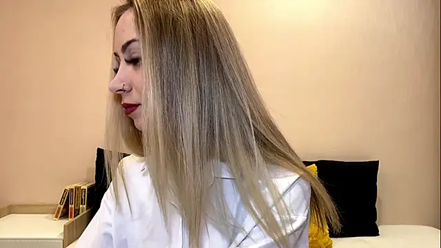 Snapshot of sun_under_skyy chatting on December 17, 2025, 9:14 am sun under skyy online show from December 17, 2025, 9:14 am