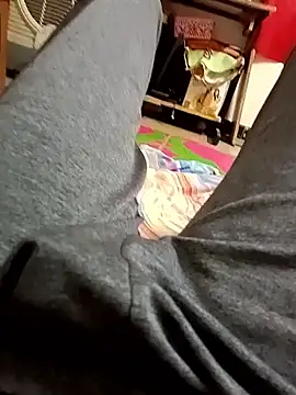 Snapshot of loki-king-143 chatting on February 12, 2026, 5:18 am loki-king-143 online show from February 12, 2026, 5:18 am