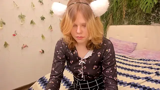 Snapshot of Soft_Flame chatting on January 17, 2026, 2:42 pm Soft Flame online show from January 17, 2026, 2:42 pm