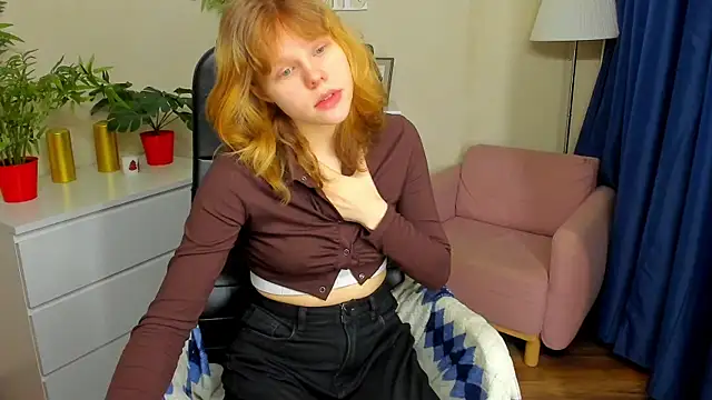 Snapshot of Soft_Flame chatting on February 7, 2026, 10:01 am Soft Flame online show from February 7, 2026, 10:01 am