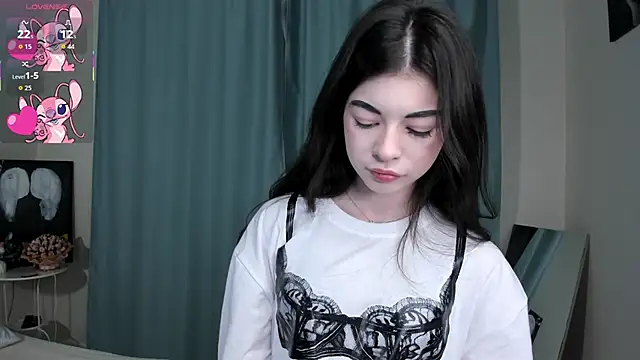 LisaColee online show from March 2, 2026, 9:00 pm