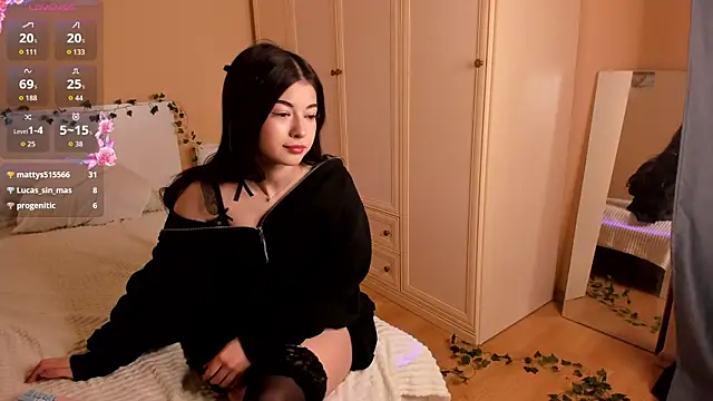 Snapshot of LisaColee chatting on December 16, 2025, 8:24 pm LisaColee online show from December 16, 2025, 8:24 pm