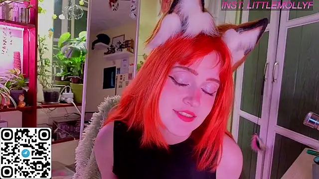 Snapshot of LittleFoxHole chatting on May 1, 2026, 1:10 am LittleFoxHole online show from May 1, 2026, 1:10 am