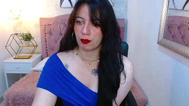 Snapshot of amanda_rousee chatting on December 15, 2025, 12:44 pm amanda rousee online show from December 15, 2025, 12:44 pm