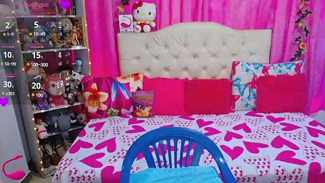 Snapshot of golden_girl01 chatting on September 22, 2025, 8:37 pm golden girl01 online show from September 22, 2025, 8:37 pm