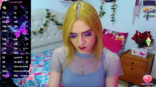 Snapshot of golden_girl01 chatting on January 17, 2026, 5:27 pm golden girl01 online show from January 17, 2026, 5:27 pm