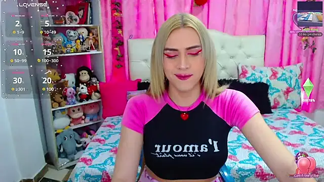 Snapshot of golden_girl01 chatting on March 21, 2025, 8:18 pm golden girl01 online show from March 21, 2025, 8:18 pm