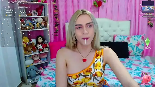 Snapshot of golden_girl01 chatting on March 16, 2025, 10:20 pm golden girl01 online show from March 16, 2025, 10:20 pm