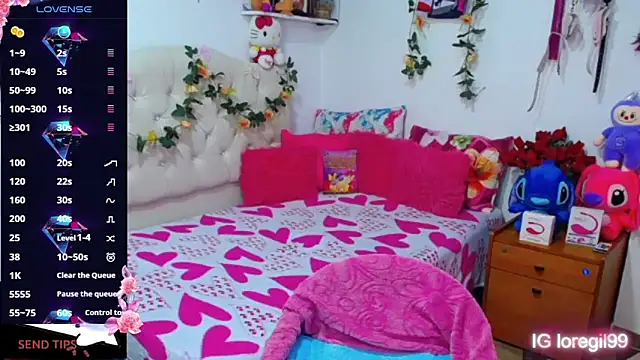 Snapshot of golden_girl01 chatting on January 6, 2026, 1:31 am golden girl01 online show from January 6, 2026, 1:31 am