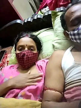 Mr-Mrs-couple online show from December 17, 2025, 7:08 pm