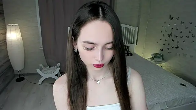 YvonneRobes online show from May 29, 2026, 7:20 pm