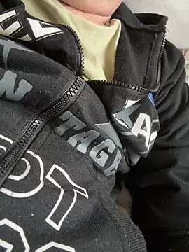 Snapshot of csikar chatting on December 21, 2025, 10:17 am csikar online show from December 21, 2025, 10:17 am