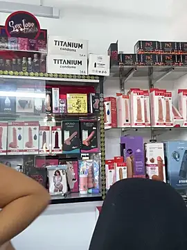 lunaluxury22 online show from March 7, 2026, 1:27 pm