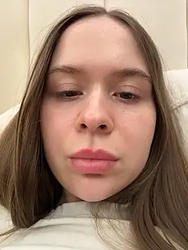 Snapshot of Nicole_Loving chatting on December 13, 2025, 9:21 pm Nicole Loving online show from December 13, 2025, 9:21 pm