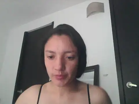 Snapshot of SweetFerSub chatting on February 18, 2026, 2:24 pm SweetFerSub online show from February 18, 2026, 2:24 pm