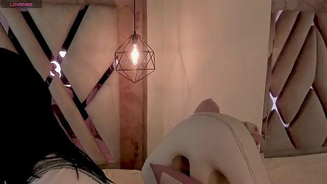 Lovely-martina online show from February 4, 2026, 12:11 pm