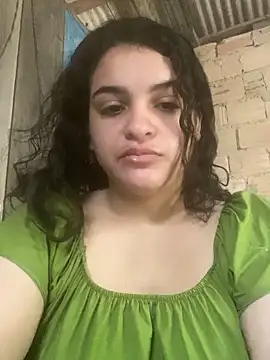 Snapshot of Maduzinha_ofc chatting on December 15, 2025, 1:39 pm Maduzinha ofc online show from December 15, 2025, 1:39 pm