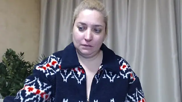 Snapshot of sweetpussy13 chatting on January 11, 2026, 8:43 am sweetpussy13 online show from January 11, 2026, 8:43 am