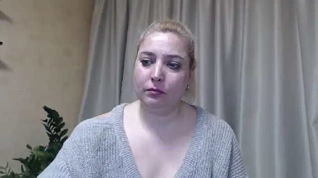 Snapshot of sweetpussy13 chatting on March 11, 2025, 9:56 am sweetpussy13 online show from March 11, 2025, 9:56 am