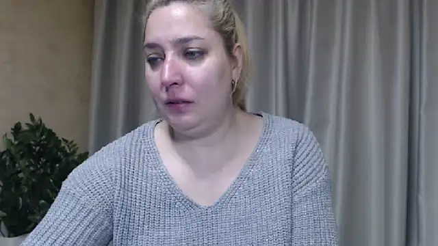 Snapshot of sweetpussy13 chatting on February 10, 2026, 6:12 am sweetpussy13 online show from February 10, 2026, 6:12 am