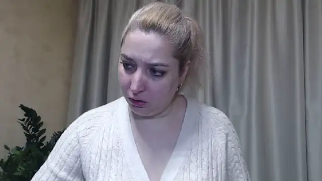 Snapshot of sweetpussy13 chatting on March 2, 2025, 7:21 am sweetpussy13 online show from March 2, 2025, 7:21 am