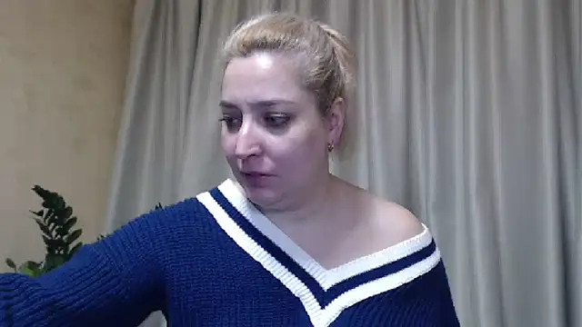 Snapshot of sweetpussy13 chatting on March 1, 2025, 9:40 am sweetpussy13 online show from March 1, 2025, 9:40 am