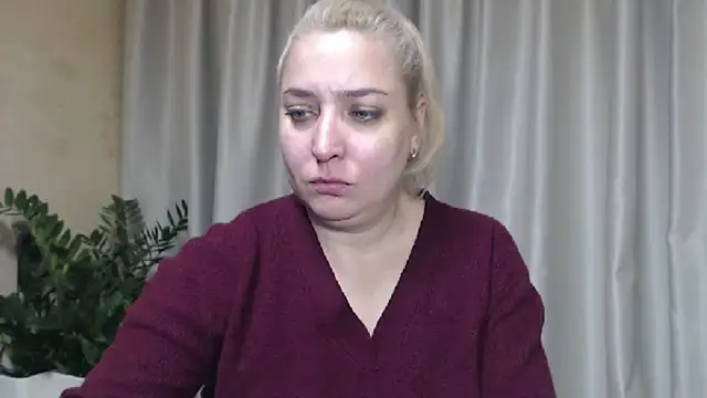 Snapshot of sweetpussy13 chatting on September 30, 2025, 5:57 am sweetpussy13 online show from September 30, 2025, 5:57 am