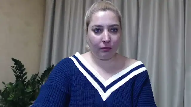 Snapshot of sweetpussy13 chatting on March 4, 2025, 10:24 am sweetpussy13 online show from March 4, 2025, 10:24 am