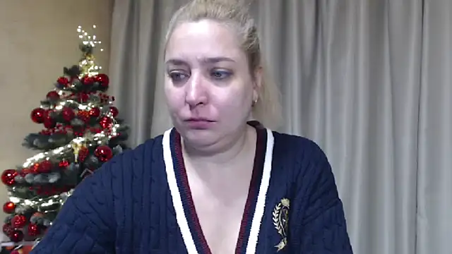 Snapshot of sweetpussy13 chatting on December 20, 2025, 5:54 am sweetpussy13 online show from December 20, 2025, 5:54 am