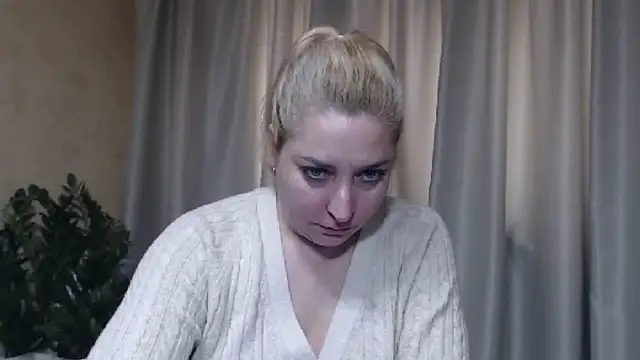 Snapshot of sweetpussy13 chatting on February 27, 2026, 7:52 am sweetpussy13 online show from February 27, 2026, 7:52 am