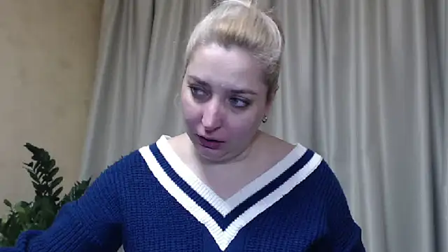 Snapshot of sweetpussy13 chatting on March 1, 2025, 6:35 am sweetpussy13 online show from March 1, 2025, 6:35 am