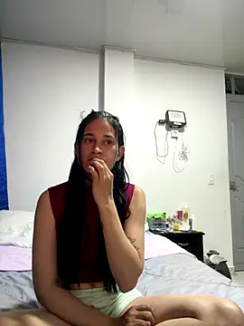 Snapshot of Katia_Lina chatting on December 16, 2025, 4:06 am Katia Lina online show from December 16, 2025, 4:06 am