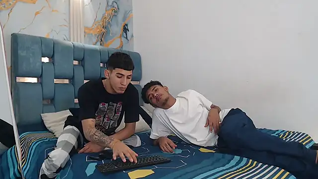 Snapshot of DIAMOND_BLACKS chatting on February 19, 2026, 7:38 am DIAMOND BLACKS online show from February 19, 2026, 7:38 am